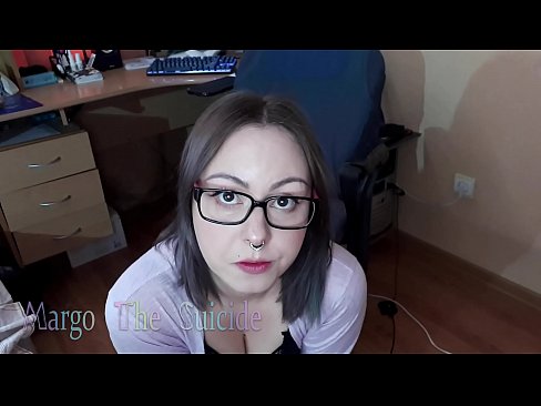 ❤️ Nwatakịrị nwanyị sexy nwere ugegbe na-eme Dildo nke ukwuu na igwefoto ❌ na anyi ️❤